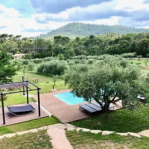 https://la-villa-aux-oliviers-le-val.fr-provencehotel.com
