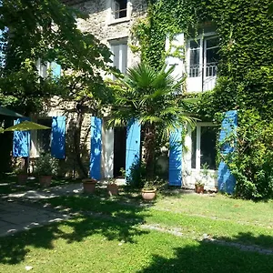 https://le-mas-des-platanes.fr-provencehotel.com